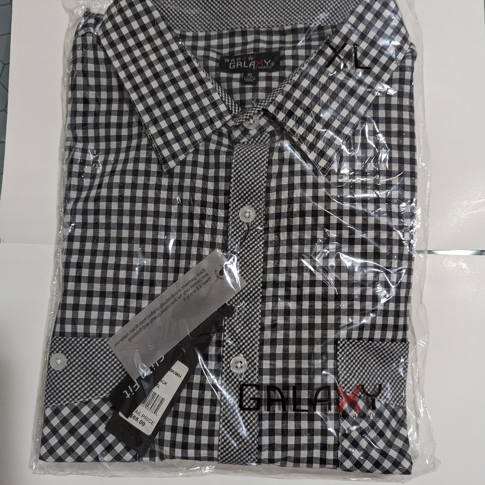 NWT Men's button down shirt
